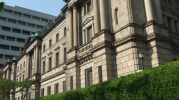 Zet Japan de geldpers aan?