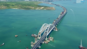 Rusland opent brug naar de Krim