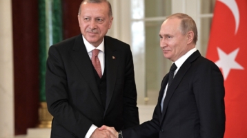 Poetin: 'Turkije wordt belangrijk knooppunt voor energiemarkt'