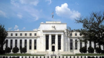 Federal Reserve pompt in vier maanden $400 miljard in de markt