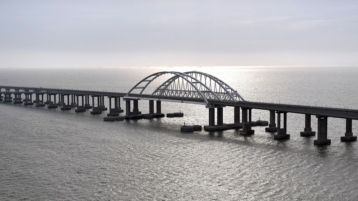 Rusland opent spoorbrug naar de Krim
