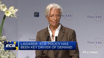 Lagarde: "Overheden moeten economie stimuleren"