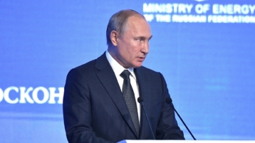 Poetin: "Sancties ondermijnen vertrouwen in de dollar"