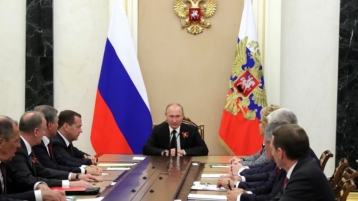 Poetin roept Russische veiligheidsraad bijeen