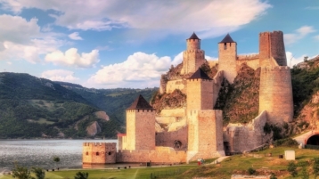 Servië en Kosovo: Diplomatie Trump slaagt waar EU niets uitricht