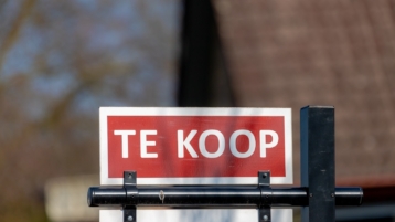 Dieptepunt consumentenvertrouwen en hoogtepunt huizenprijzen