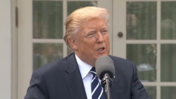 Trump: "Onderzoek naar Russische inmenging verkiezingen moet stoppen"