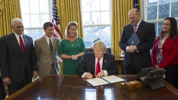 Trump stemt in met nieuwe sancties Rusland