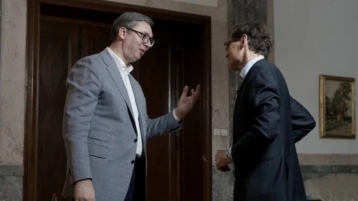 Vučić: 'Het is tijd voor vredesoverleg, alles staat op het spel'