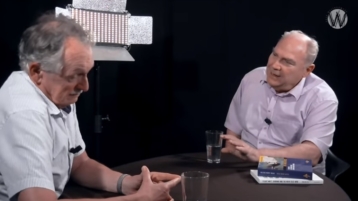 Video: Karel van Wolferen en Kees van der Pijl over media en nepnieuws