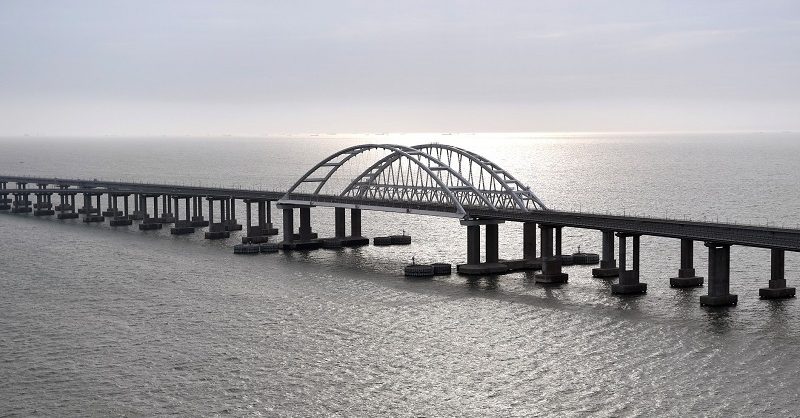 Rusland opent spoorbrug naar de Krim